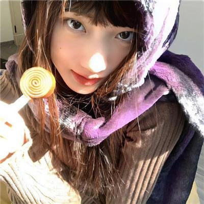 艾米莉亚·佩雷斯封面